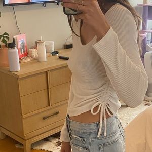 Long sleeve knit top